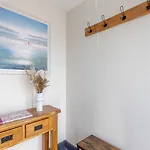 Eastcote Farm - Spacious 5-bed With Views, Garden & Playroom 度假居 *
