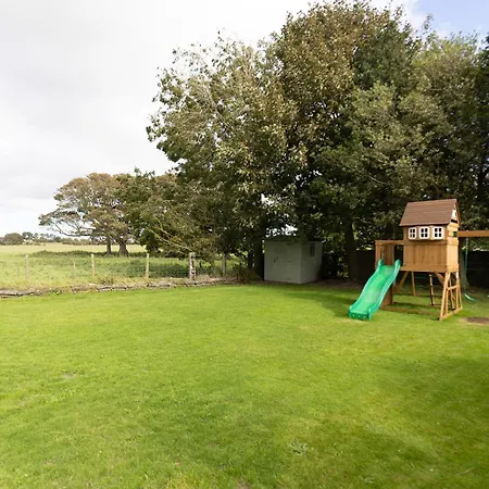 Eastcote Farm - Spacious 5-bed With Views, Garden & Playroom * Silloth